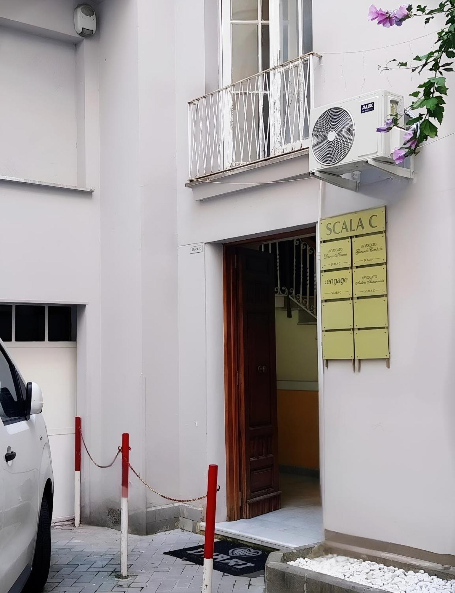 Casa Vacanza La Maison De Losyram Art Salerno Ngoại thất bức ảnh