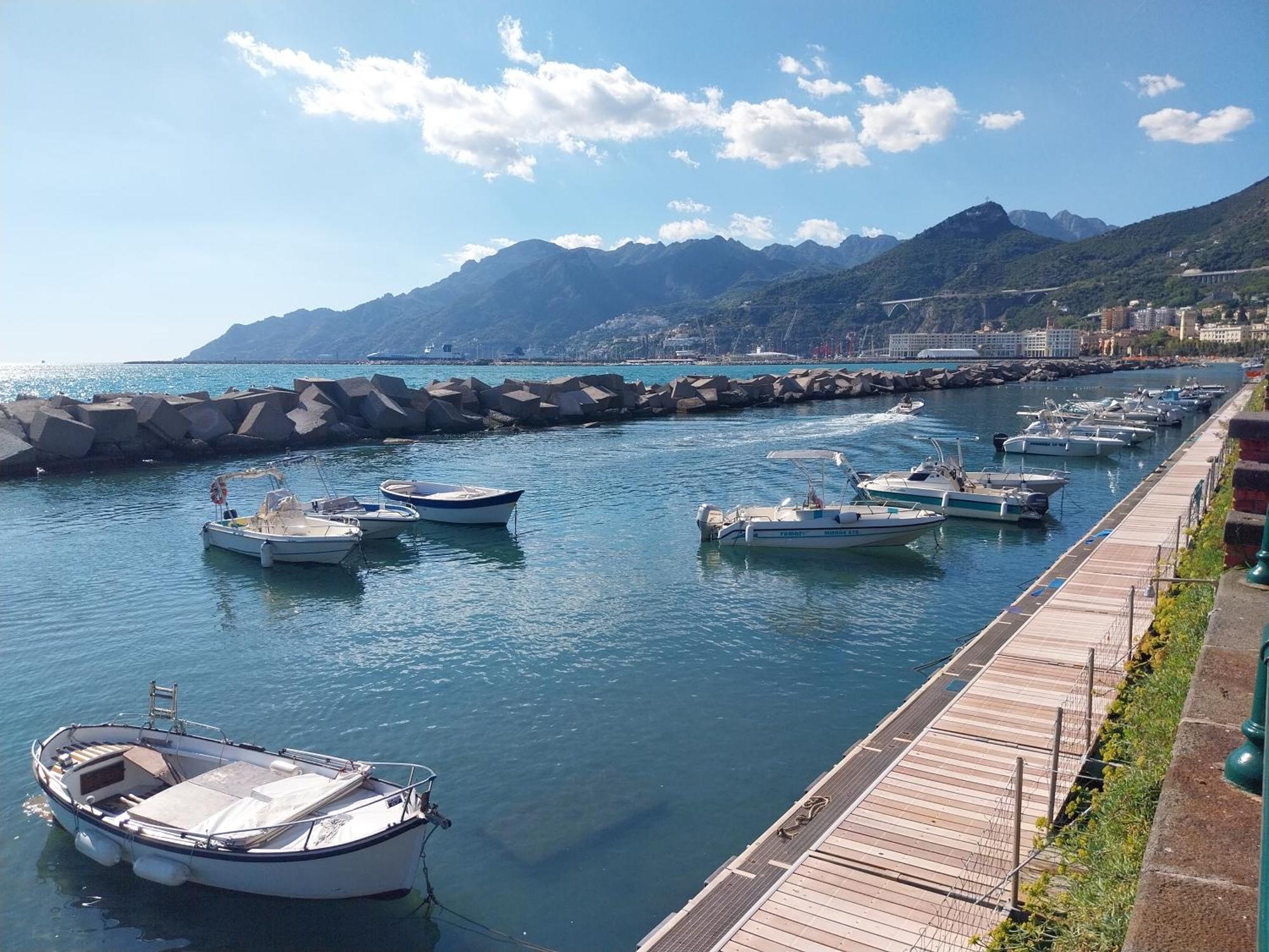 Casa Vacanza La Maison De Losyram Art Salerno Ngoại thất bức ảnh