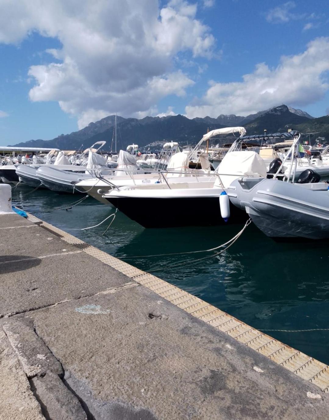 Casa Vacanza La Maison De Losyram Art Salerno Ngoại thất bức ảnh